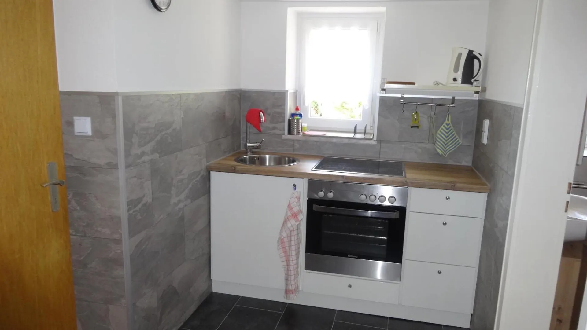 Апартаменты Ferienwohnung Haus Barbara Бад-Брюккенау